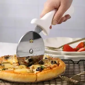 Professional Stainless Steel Pizza Cutter With Ergonomic Grip