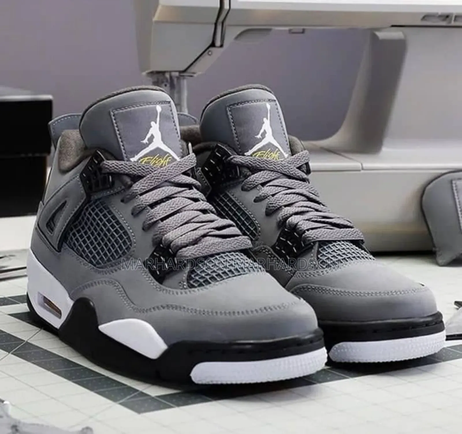 Classy Unique Unisex Sneakers