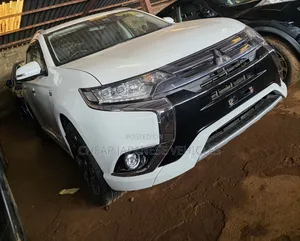 Mitsubishi Outlander 2.4 PHEV AWD 2018 White