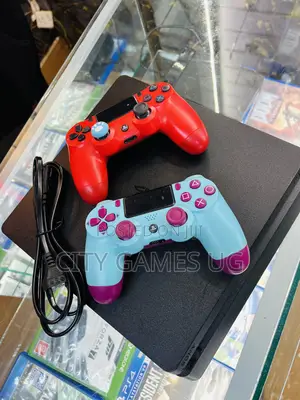 Sony Playstation 4 With 2 Controllers Wireless Controller