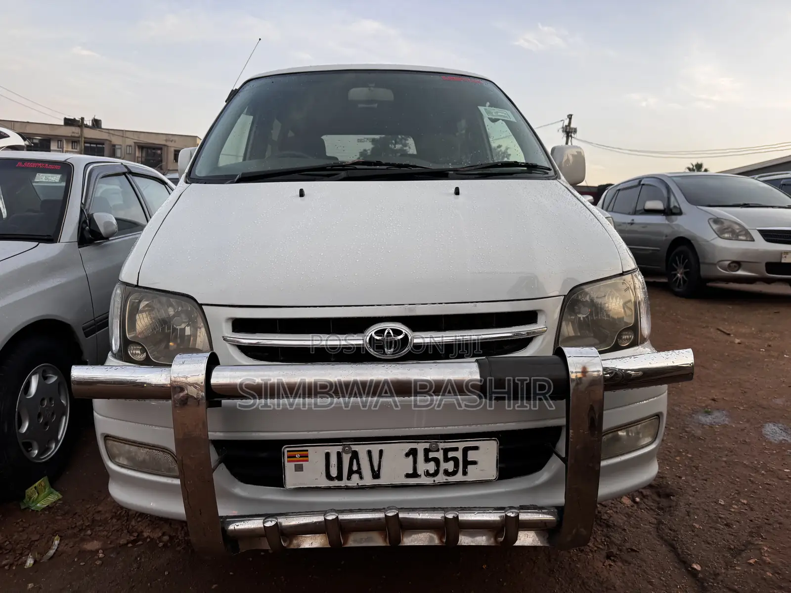 Toyota Noah 2002 White