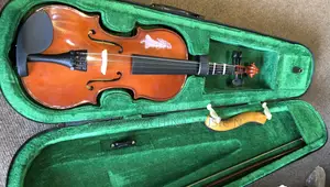 Violin 1/2 Fengling Brand