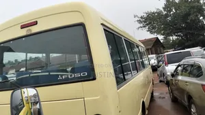 Mitsubishi Fuso Rosa 2016 Yellow