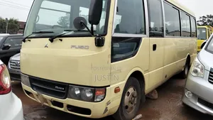 Mitsubishi Fuso Rosa 2016 Yellow