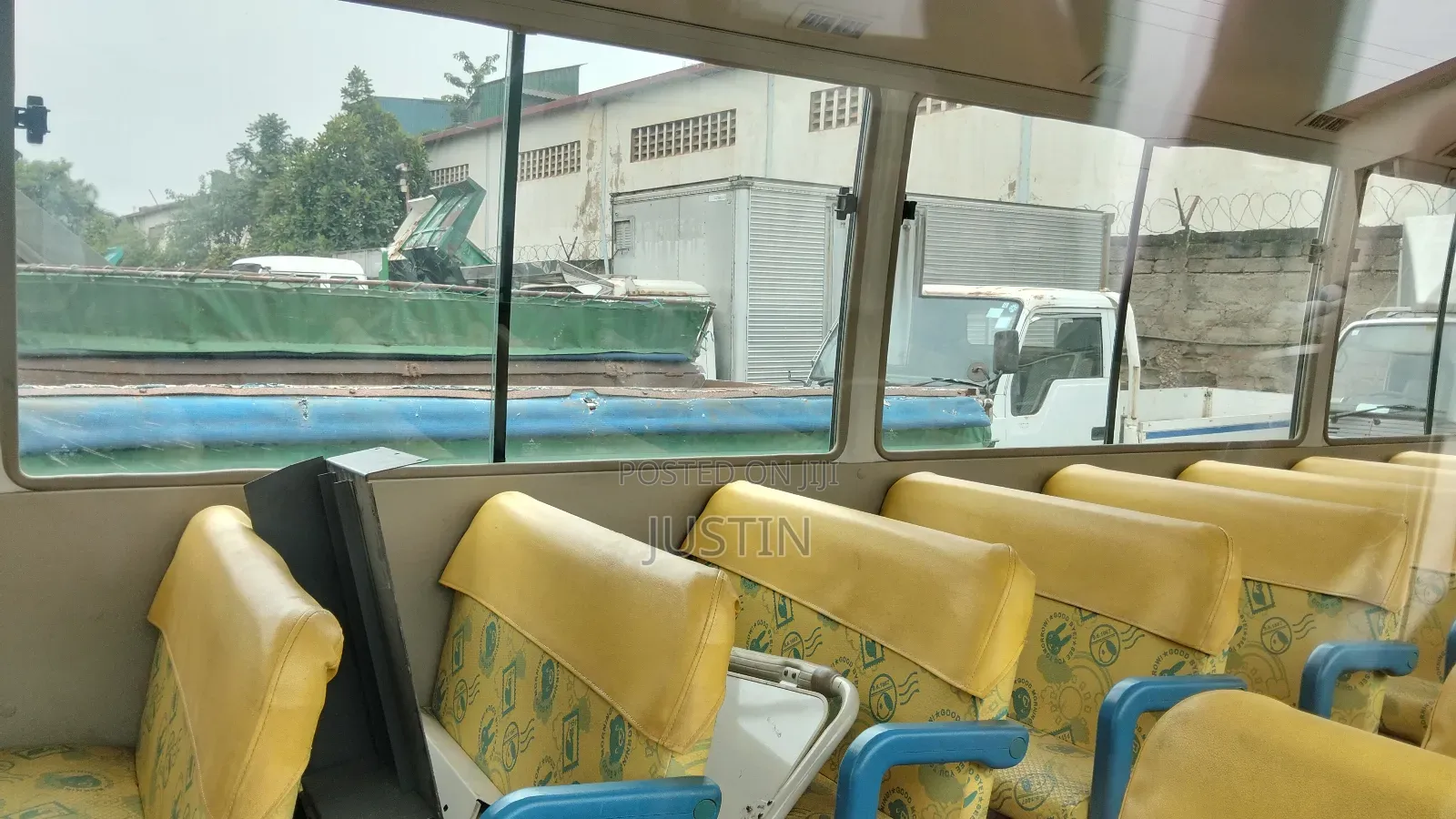 Mitsubishi Fuso Rosa 2016 White