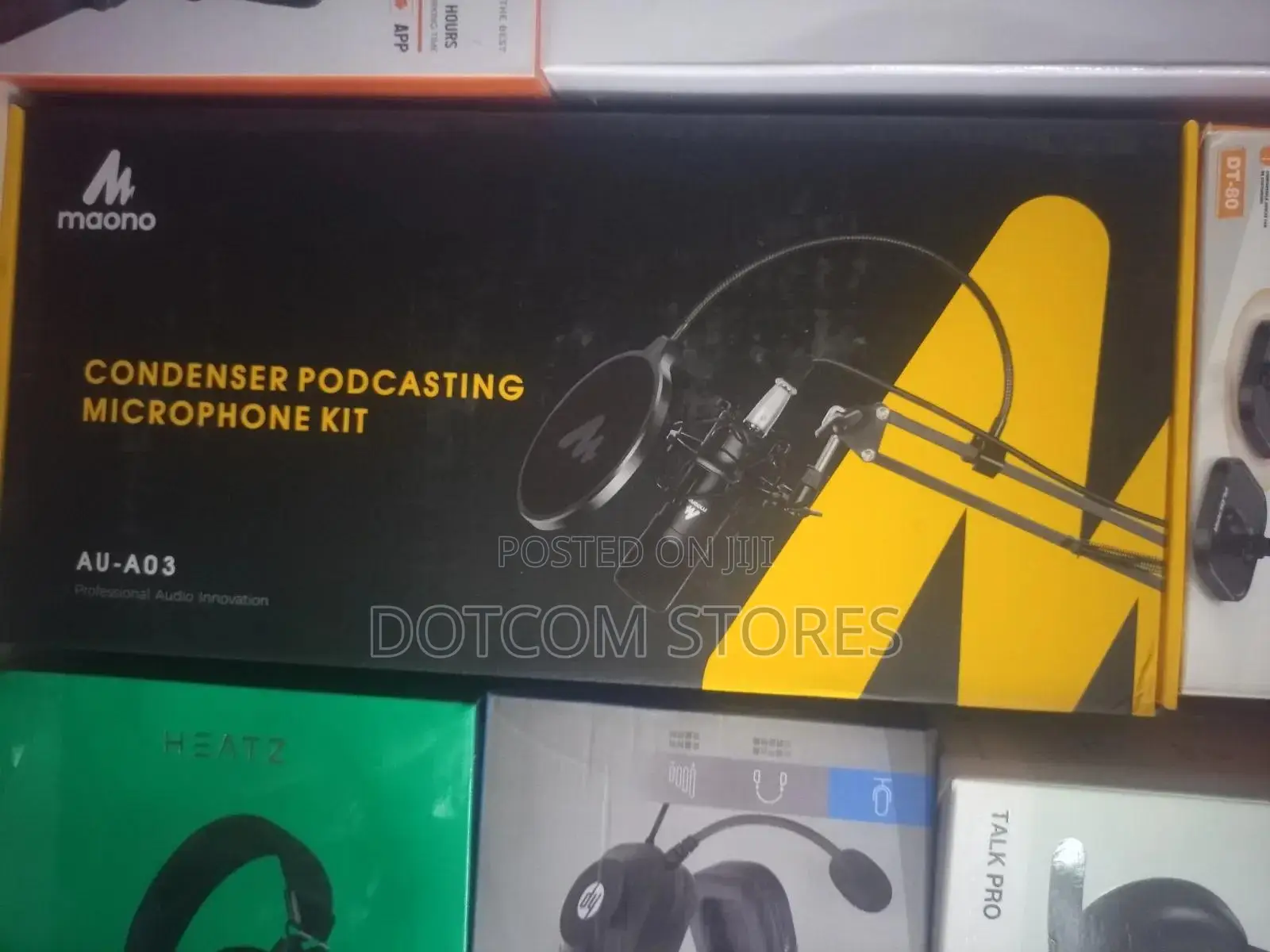 Maono Au-a03 Condenser Podcasting Microphone Kit.