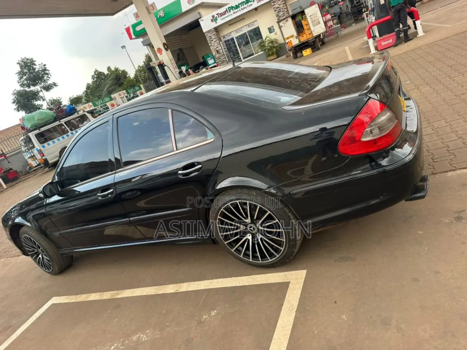 Mercedes-Benz E300 2008 Black