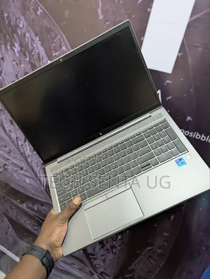 Laptop HP ZBook Firefly G8 16GB Intel Core i7 SSD 512GB
