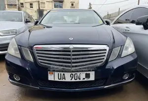 Mercedes-Benz E300 2010 Blue