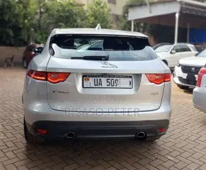 Jaguar F-Pace 2017 Silver