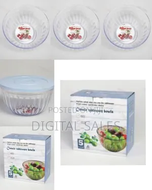 5 Pieces of Clear Plastic Salad Bowls With Airtight Lids,