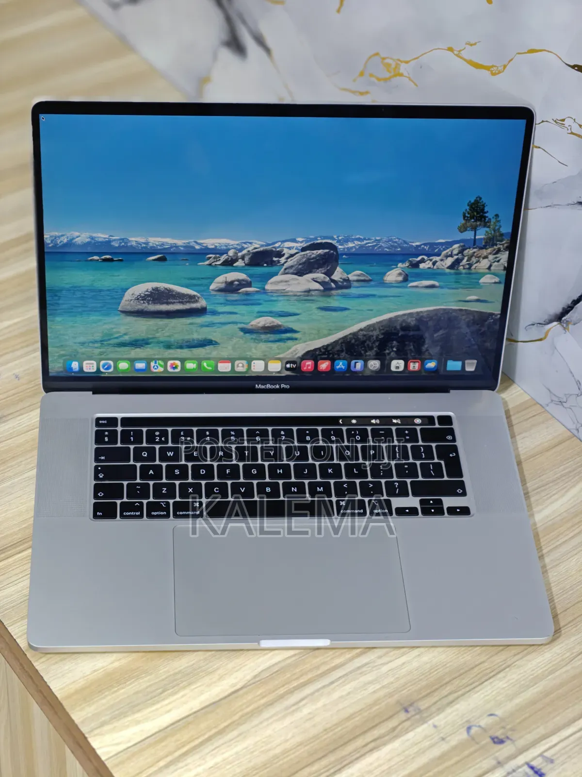 Laptop Apple MacBook 2019 16GB Intel Core i7 SSD 512GB