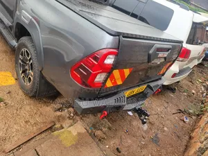 Toyota Hilux 2015 Gray