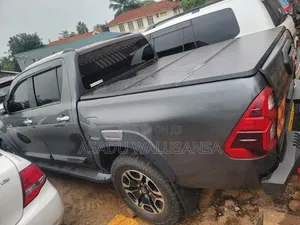 Toyota Hilux 2015 Gray