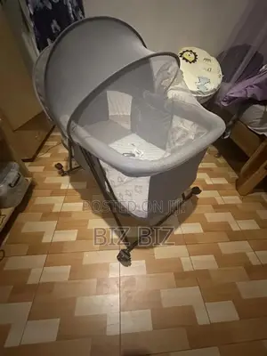 Baby Bed 2 in 1 Rocking Bassinet/Crib for New Born Baby