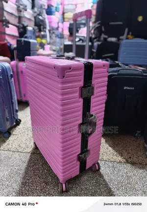 Executive Aluminum Suitcase. Extra Large Size