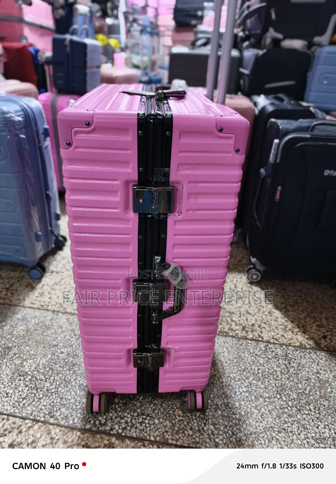 Executive Aluminum Suitcase. Extra Large Size