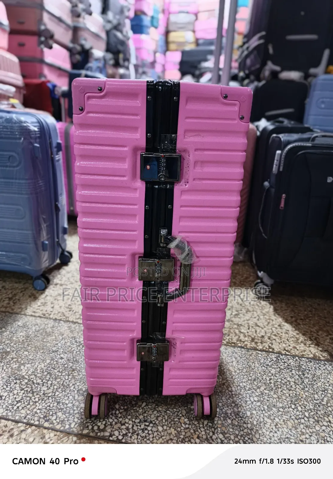 Executive Plastic Suitcase. Small Size. Pink Color