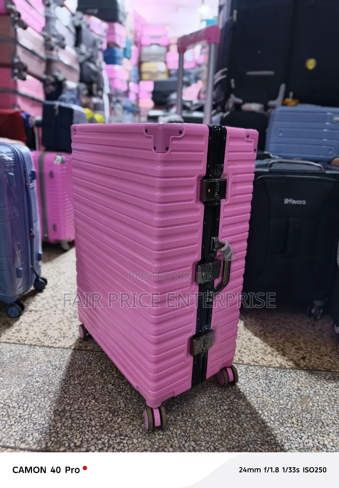 Executive Plastic Suitcase. Small Size. Pink Color