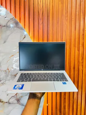 Laptop HP EliteBook 830 G8 8GB Intel Core i5 SSD 256GB