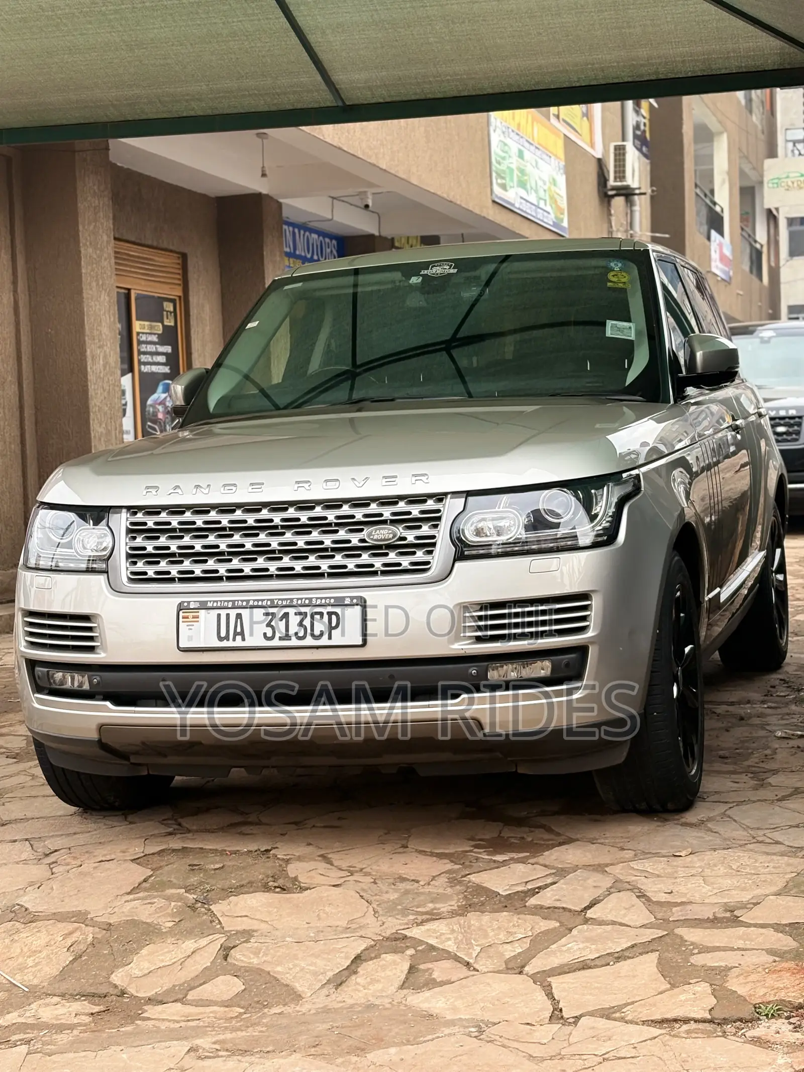 Land Rover Range Rover Vogue 2016 Gold