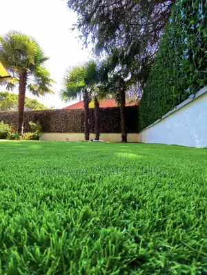 Garden-Ready Grass Carpet – Realistic Lawn Look