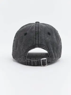 La Embroidered Men's Baseball Cap