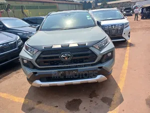 Toyota RAV4 2021 Green