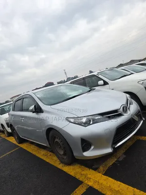 Toyota Auris 2013 Silver