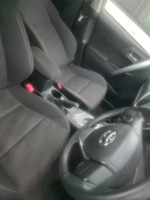 Toyota Auris 2013 Silver