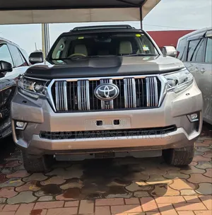 Toyota Land Cruiser Prado 2.8 2023 Beige