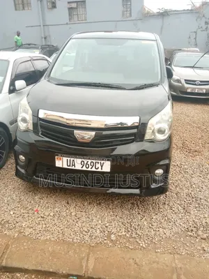 Toyota Noah 2012 Black