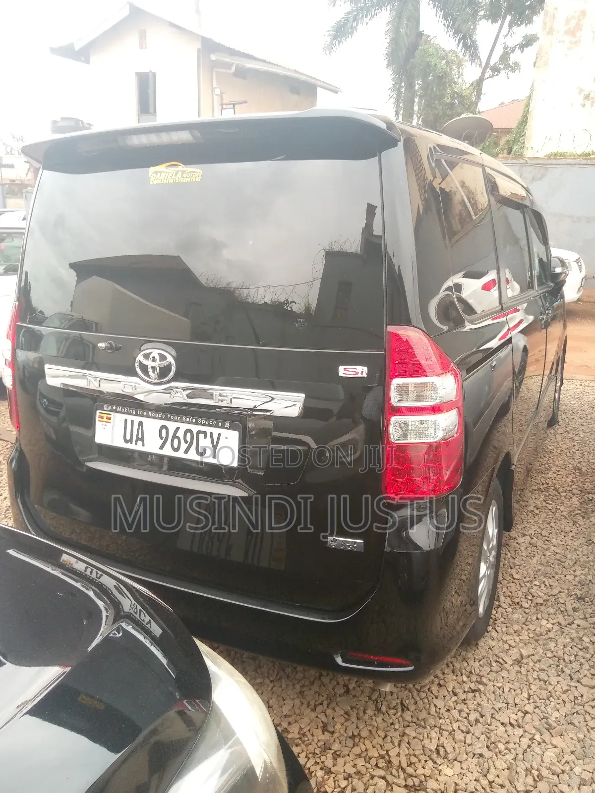 Toyota Noah 2012 Black