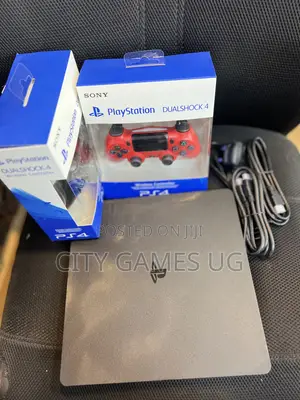 Sony Playstation 4 Black Console With2 Dualshock 4controllers Cables