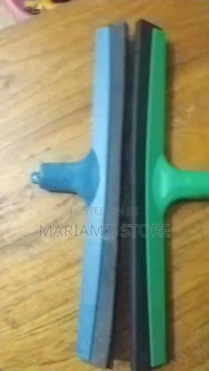 Floor Squeezer With Single Rubber