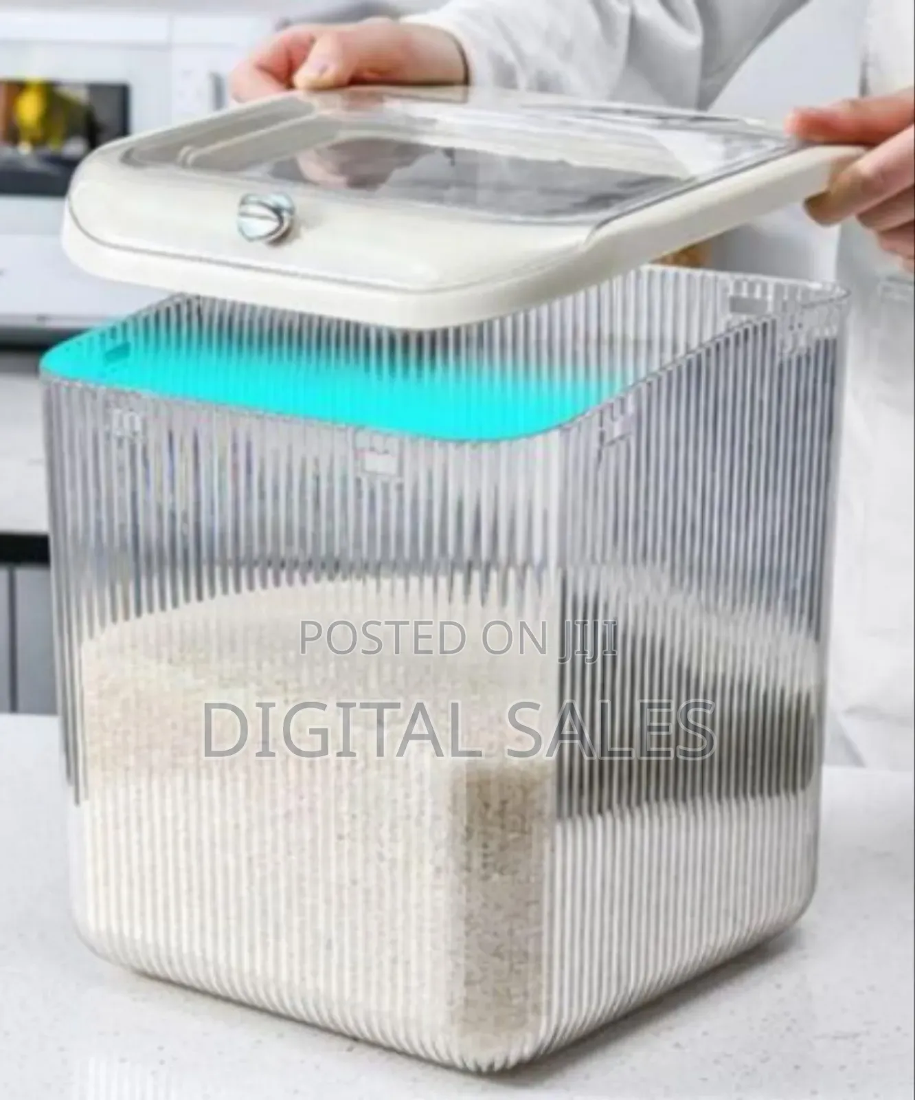 Elegant Fluted Airtight Food Storage Container With Transparent
