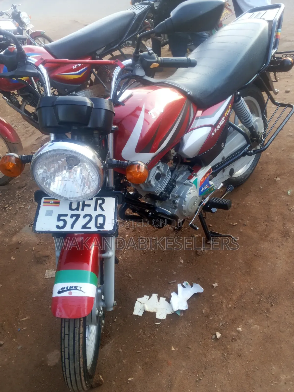 TVS HLX 125 2023 Red