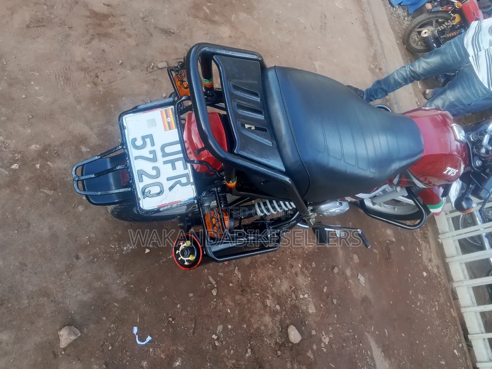 TVS HLX 125 2023 Red