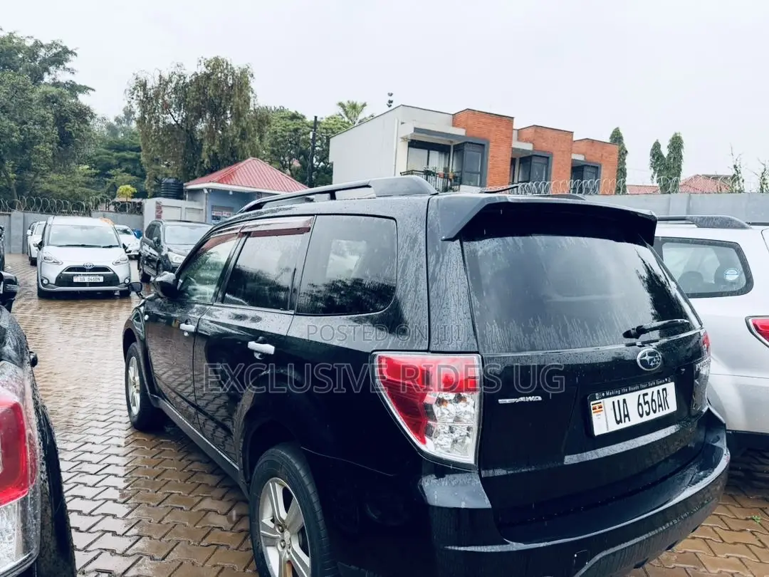 Subaru Forester 2012 Black
