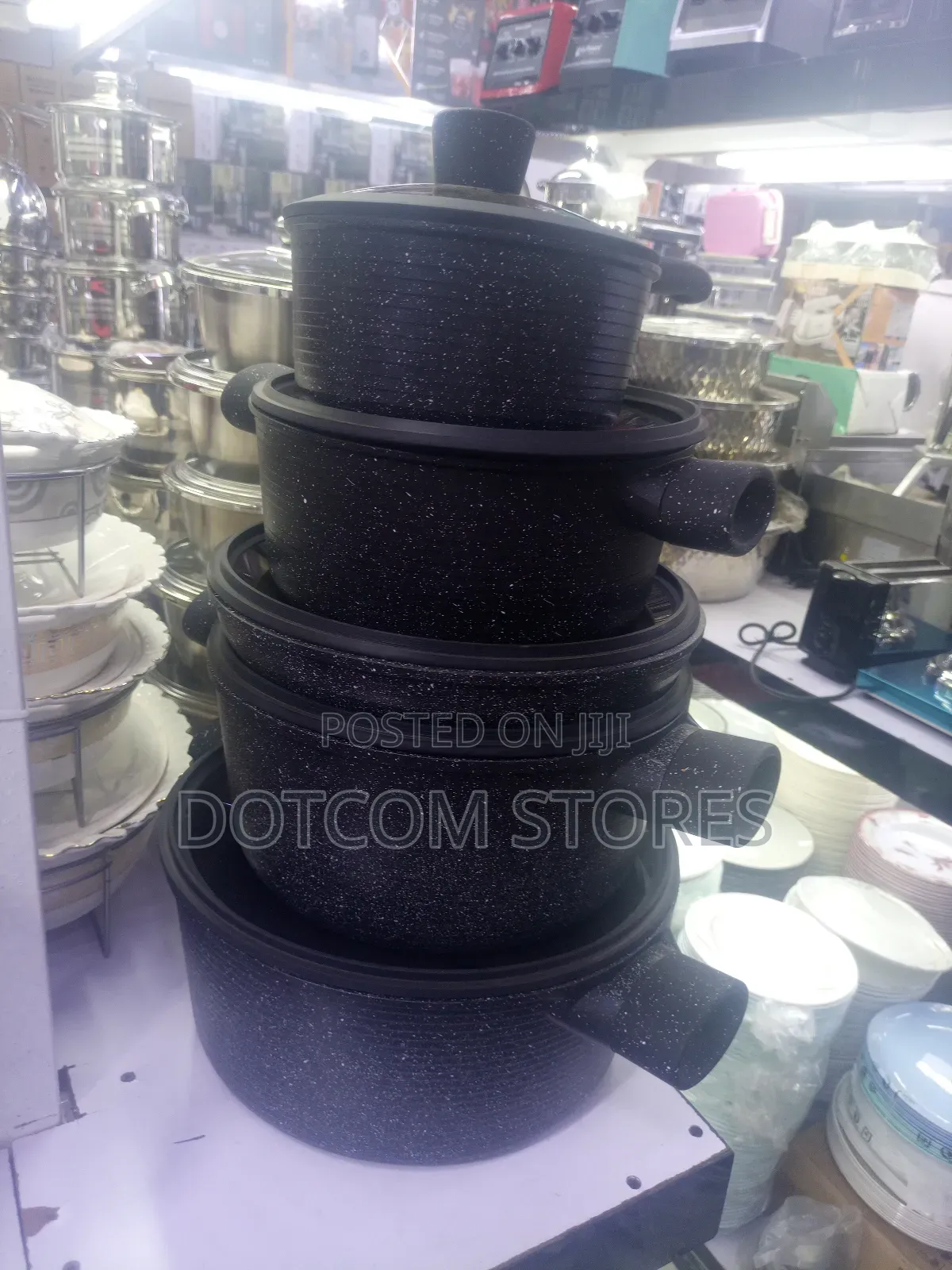 Granite-Coated Die-Cast Non-Stick Cookware Pot Set.