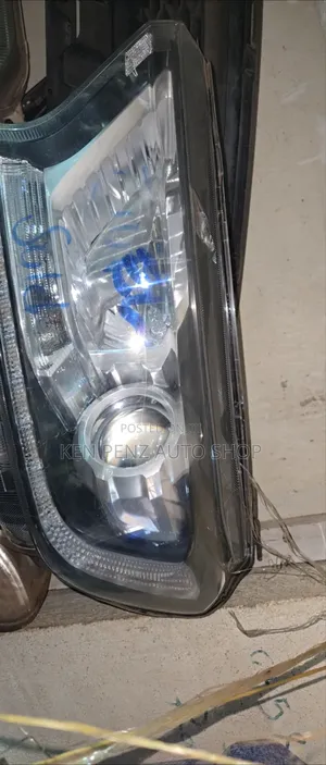 Ford Ranger 2018 - 2020 Headlamp With Daylight ( Used Japan)