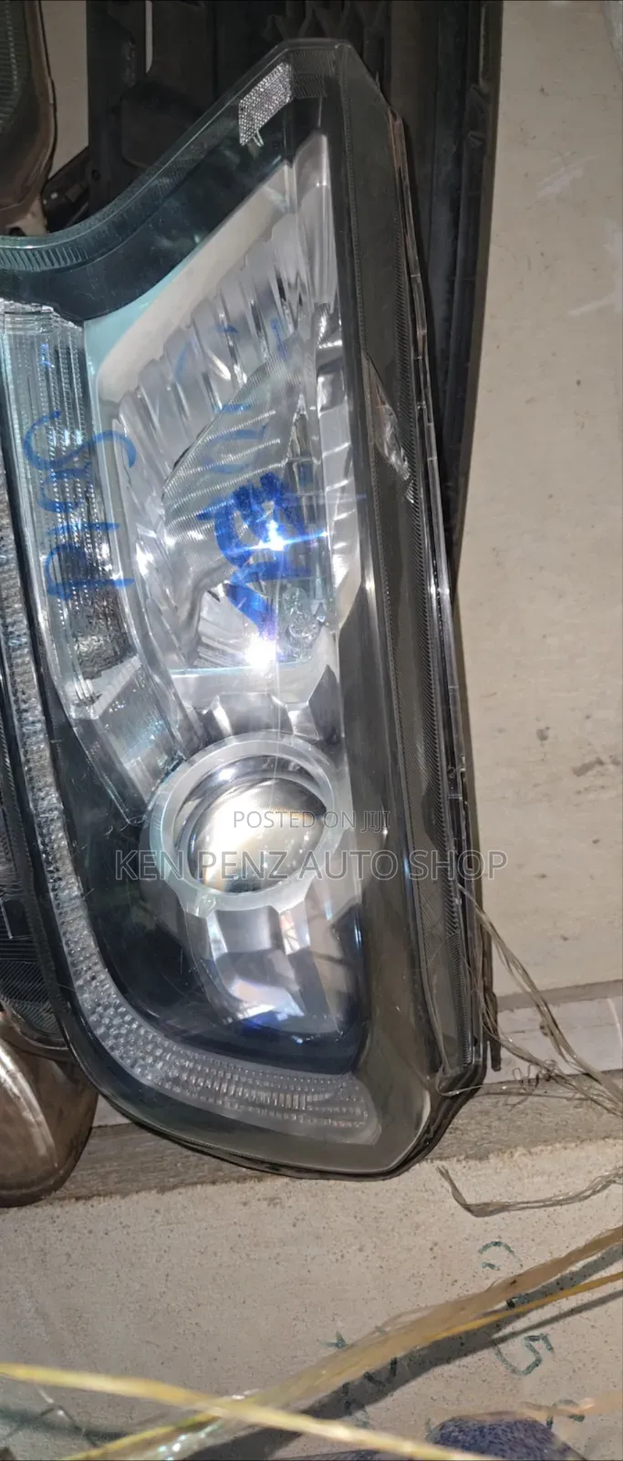 Ford Ranger 2018 - 2020 Headlamp With Daylight ( Used Japan)