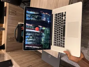 New Laptop Apple MacBook Pro 2015 16GB Intel Core i7 SSD 512GB