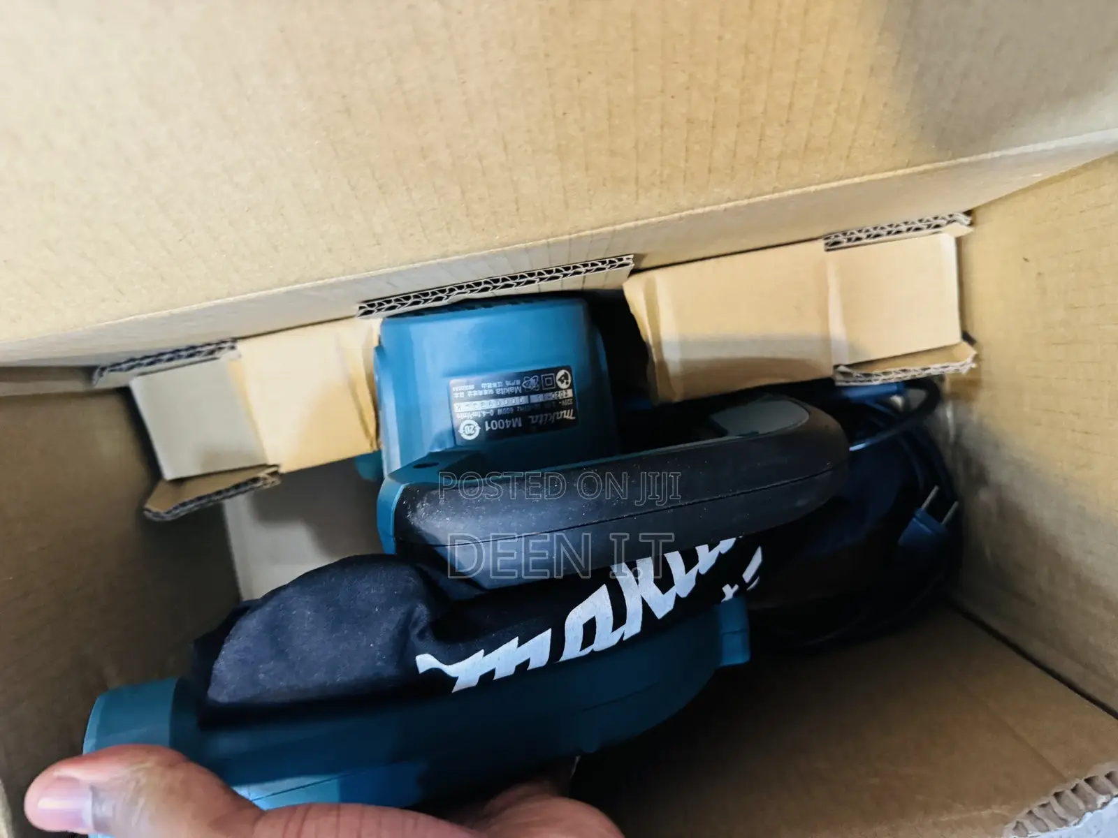 Makita Heavy Duty Blower -M4001b