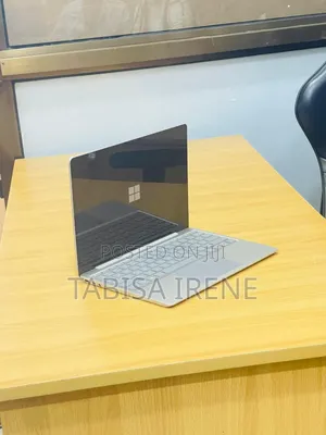 New Laptop Microsoft Surface Go 3 8GB Intel Core i5 SSD 256GB