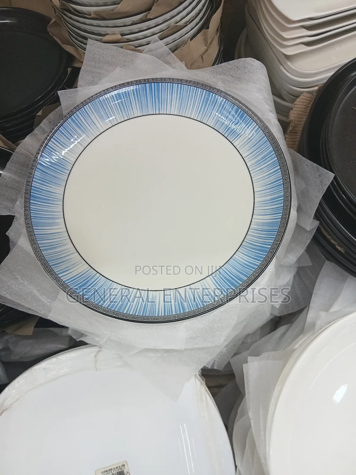 6pc Ceramic Dinner Plate or Shallow Bowl With a Blue Radiating Line