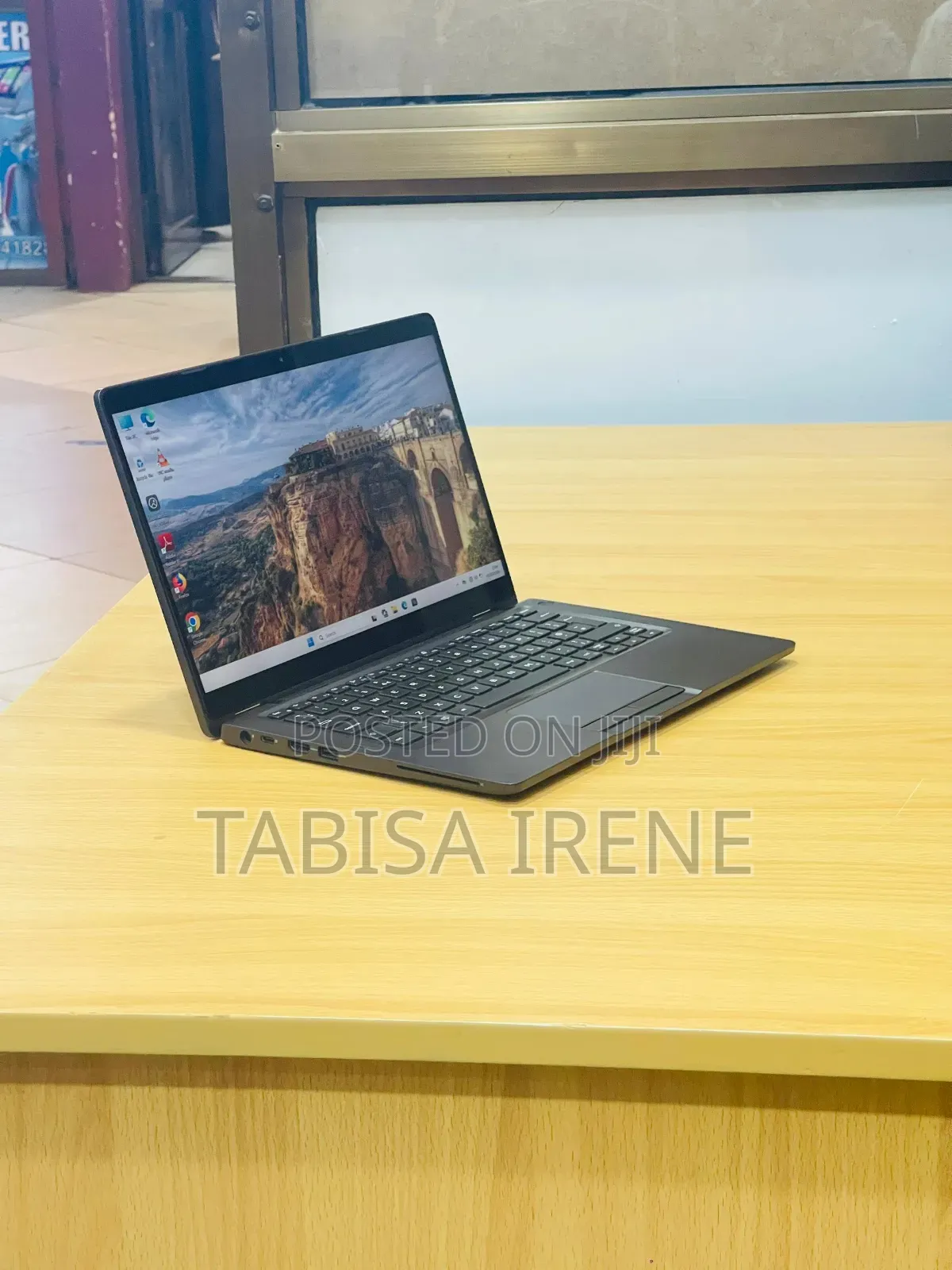 New Laptop Dell Latitude 5300 8GB Intel Core i7 SSD 256GB