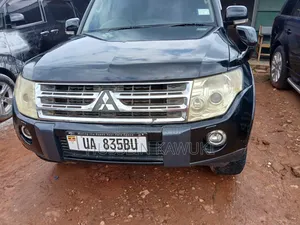 Mitsubishi Pajero 2013 Black