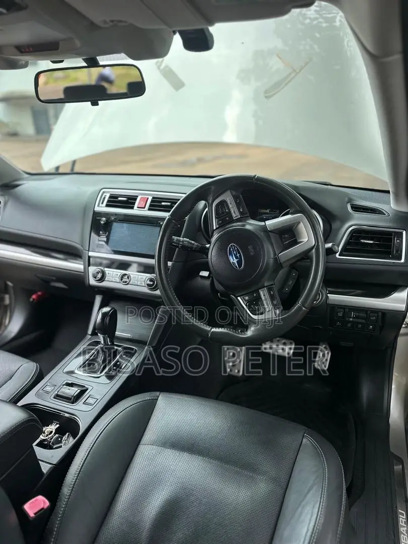 Subaru Outback 2.5i Premium AWD 2016 Gold
