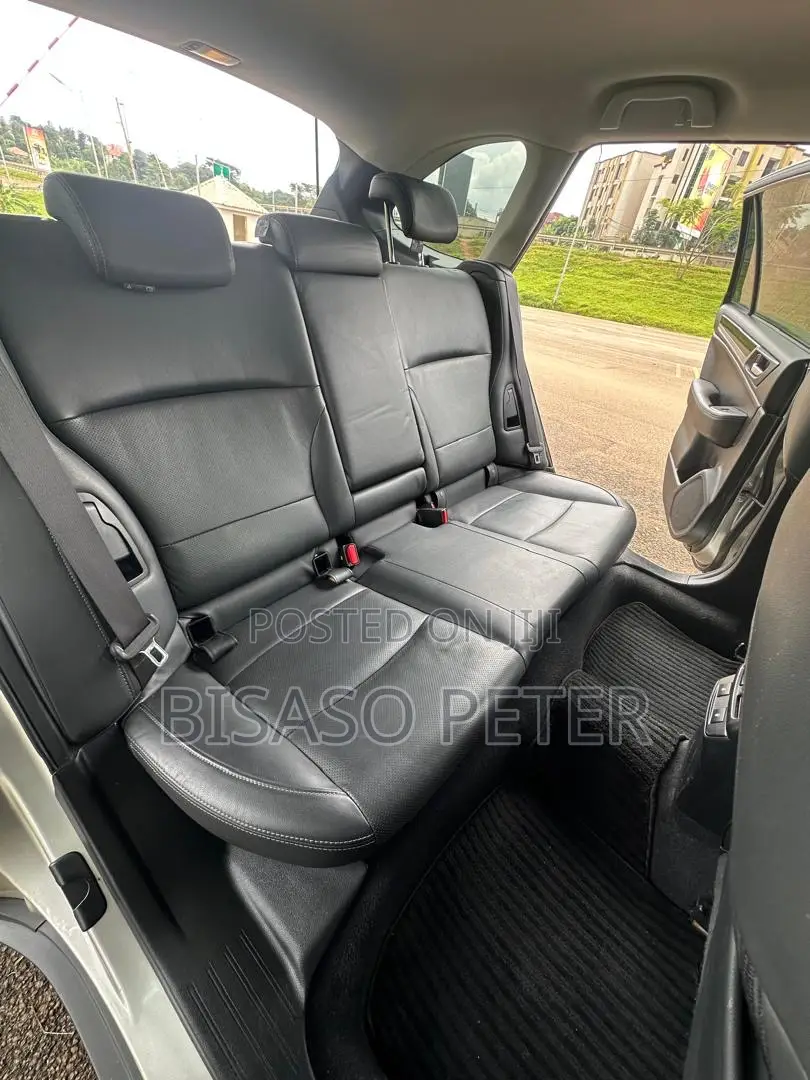 Subaru Outback 2.5i Premium AWD 2016 Gold